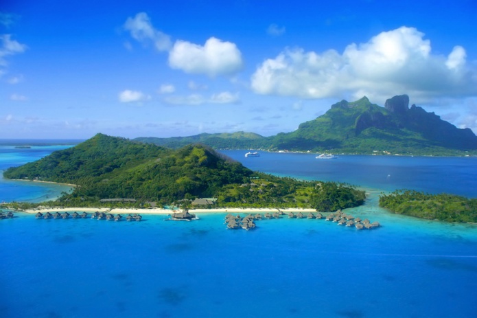 La a mise en œuvre du déconfinement progressif, amorcé le lundi 20 septembre 2021 en Polynésie française se poursuit - Depositphotos.com Auteur bluesun