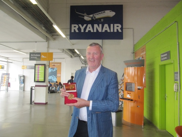 Nous avons rencontré Michael Cawley au terminal MP2 de l'aéroport Marseille Provence à l'occasion de sa venue pour rencontrer Jean-Claude Gaudin qui lui a remis la médaille de citoyen d'honneur de la ville - Photo P.C.