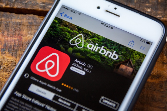 Dès ce 2 novembre 2021, les clients souhaitant réserver un séjour pour le réveillon du Nouvel An en France et n'ayant pas d'antécédents d'avis positifs sur Airbnb n'auront pas le droit de réserver un logement entier sur Airbnb - Depsoitphotos.com TPOphoto Auteur TPOphoto