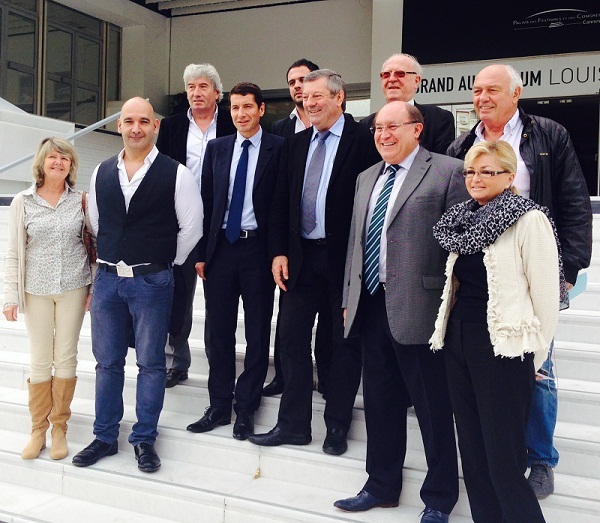 Le président Roland Heguy de l’UMIH ,entouré des responsables et élus,  prépare le prochain congrès national à Cannes - Photo M.B.