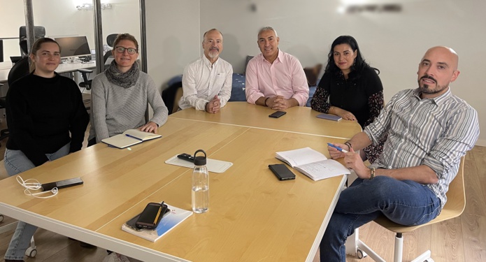 Samia et Raouf Benslimane avec la Rédaction de TourMaG.com à Marseille /crédit dr Samia et Raouf Benslimane avec la Rédaction de TourMaG.com à Marseille /crédit dr