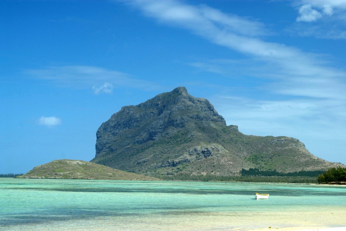 Ile Maurice : le gouvernement a annoncé de nouvelles restrictions qui ne concernent pas directement le secteur du tourisme et les hôtels - Depositphotos.com Auteur Morrismann Ile Maurice : le gouvernement a annoncé de nouvelles restrictions qui ne concernent pas directement le secteur du tourisme et les hôtels - Depositphotos.com Auteur Morrismann