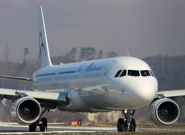La compagnie lancera à partir du 17 décembre prochain une liaison au départ de Marseille vers Casablanca au Maroc à raison de 2 vols par semaine (mardi en Boeing 737 de 131 sièges et vendredi en A321 de 220 sièges). La compagnie lancera à partir du 17 décembre prochain une liaison au départ de Marseille vers Casablanca au Maroc à raison de 2 vols par semaine (mardi en Boeing 737 de 131 sièges et vendredi en A321 de 220 sièges).