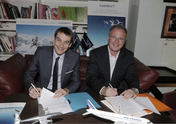 Sylvain Rabuel, le directeur général France du Club Med accompagné par  Pierre Descazeaux, le directeur général du marché France d'Air France ont renouvelé leur contrat de partenariat.DR Scouri / Club Med.