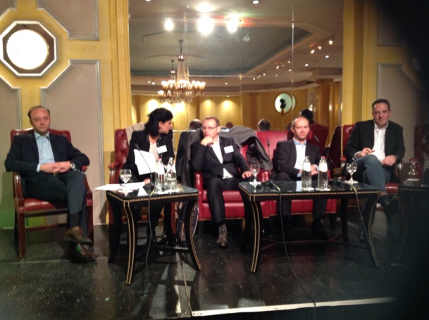 Le LIVE MANOR va repartir dans quelques minutes... Le LIVE MANOR va repartir dans quelques minutes...