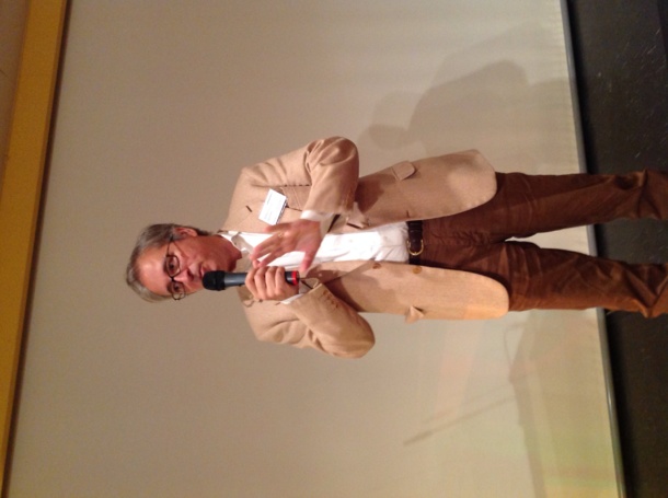 Pourquoi il ne nous apprend rien ? Pourquoi il ne nous apprend rien ?