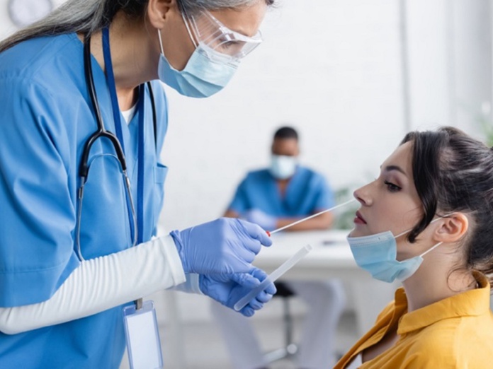 Les Français non vaccinés doivent fournir un test de -24h au retour de certains pays européens - Depositphotos.com Auteur IgorVetushko Les Français non vaccinés doivent fournir un test de -24h au retour de certains pays européens - Depositphotos.com Auteur IgorVetushko