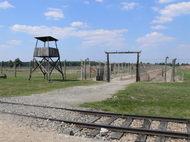 Sept & Demi est spécialiste de l'Europe Centrale et de l'Europe de l'Est. Les voyages de mémoire sont très liés à Shoah. L'une des destinations importante est le camp d'Auschwitz-Birkenau, en Pologne © Jiri Gazarek - Fotolia.com Sept & Demi est spécialiste de l'Europe Centrale et de l'Europe de l'Est. Les voyages de mémoire sont très liés à Shoah. L'une des destinations importante est le camp d'Auschwitz-Birkenau, en Pologne © Jiri Gazarek - Fotolia.com