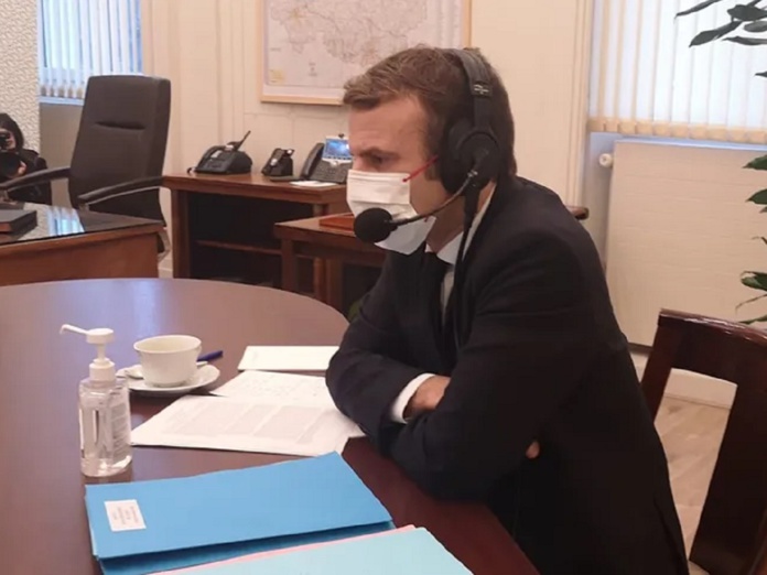 Pour les saisonniers, aucun aménagement de la réforme chômage n'est à prévoir d'après les propos d'Emmanuel Macron, pour qui la réforme est juste - Crédit photo : compte Twitter France Bleu Auvergne Pour les saisonniers, aucun aménagement de la réforme chômage n'est à prévoir d'après les propos d'Emmanuel Macron, pour qui la réforme est juste - Crédit photo : compte Twitter France Bleu Auvergne