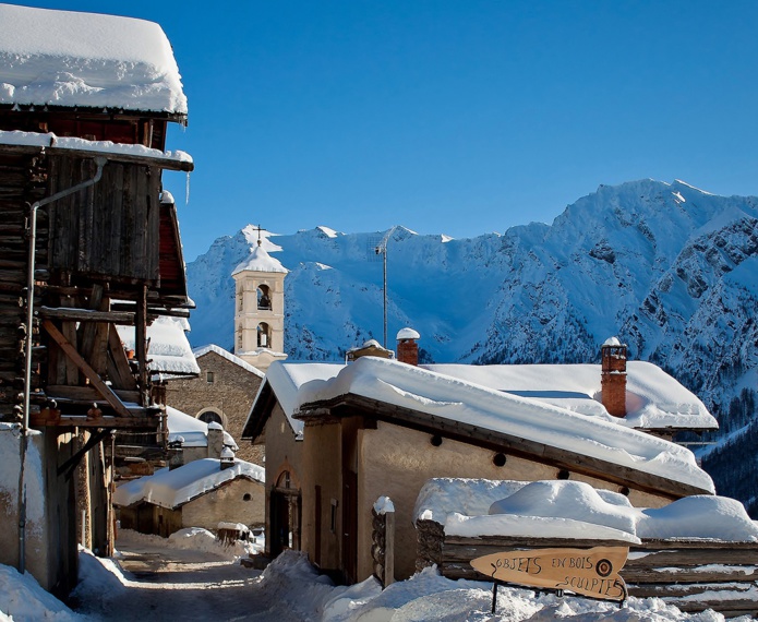 Le village de Saint-Véran illustre à merveille l’identité queyrassine  - DR : Fabrice Amoros, OT du Guillestrois et du Queyras Le village de Saint-Véran illustre à merveille l’identité queyrassine  - DR : Fabrice Amoros, OT du Guillestrois et du Queyras