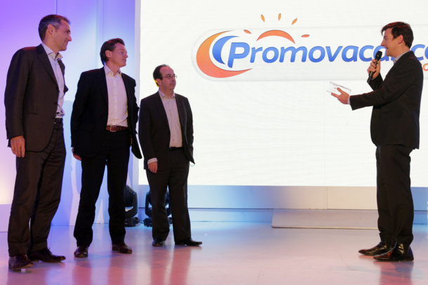 Jeudi 28 novembre 2013, lors de la Nuit des Favor'I, Alain de Mendonça, fondateur du site spécialiste des séjours, a reçu "le prix d’or" suivi par Ebookers et Expedia.© C.Debise / JDN Jeudi 28 novembre 2013, lors de la Nuit des Favor'I, Alain de Mendonça, fondateur du site spécialiste des séjours, a reçu "le prix d’or" suivi par Ebookers et Expedia.© C.Debise / JDN