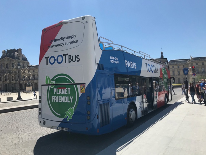 Pour répondre à la crise, Tootbus, a lancé à l’hiver 2021 des tours thématiques comme le « Kids Tour », dédié aux familles, ainsi qu’un « Tour des Illuminations de Noël ». – DR Tootbus