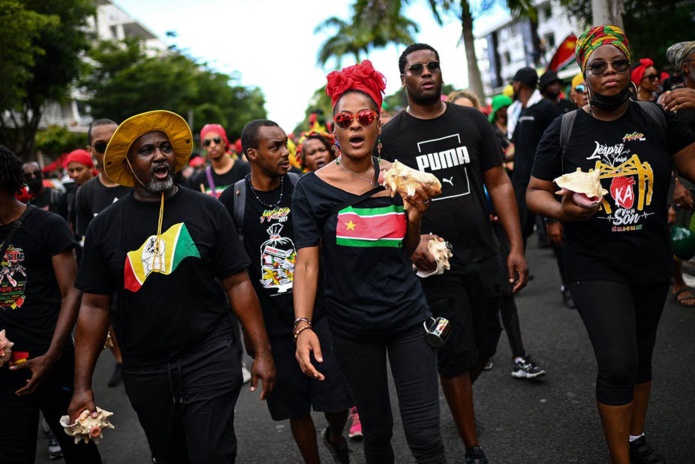 La crise sociale en Guadeloupe s'inscrit dans une longue histoire de mobilisations et de conflits avec le gouvernement français. Christophe Archambault / AFP