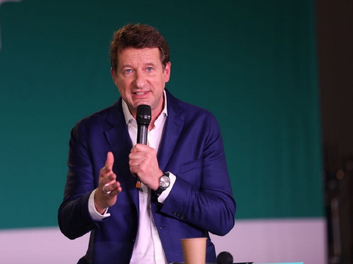 L'équipe de Yannick Jadot a répondu à l'article de TourMaG.com sur l'enneigement dans les massifs français - Crédit photo : Compte Facebook Yannick Jadot L'équipe de Yannick Jadot a répondu à l'article de TourMaG.com sur l'enneigement dans les massifs français - Crédit photo : Compte Facebook Yannick Jadot