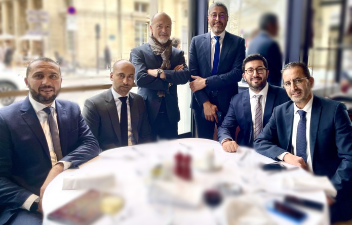 Adel El Fakir, directeur général de l'Office Marocain national du tourisme (debout) avec Jean da Luz, président du Groupe Tourmag.com. De gche à dte : Hatim El Gharbi (Directeur Commercial de l'ONMT), Francis Rosales (Directeur de Myeventstory), Jihad Chakib (Directeur France de l'ONMT) et Khalid Mimi (Directeur Espagne de l'ONMT) /crédit TourMaG.com Adel El Fakir, directeur général de l'Office Marocain national du tourisme (debout) avec Jean da Luz, président du Groupe Tourmag.com. De gche à dte : Hatim El Gharbi (Directeur Commercial de l'ONMT), Francis Rosales (Directeur de Myeventstory), Jihad Chakib (Directeur France de l'ONMT) et Khalid Mimi (Directeur Espagne de l'ONMT) /crédit TourMaG.com