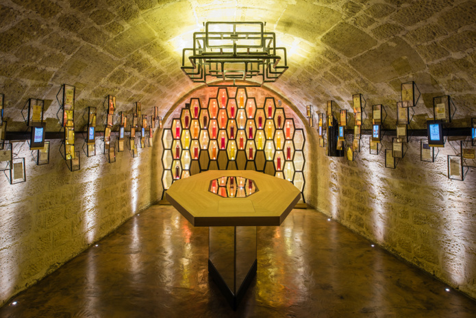 Atelier de création de vin dans les Caves du Louvre (©Caves du Louvre)