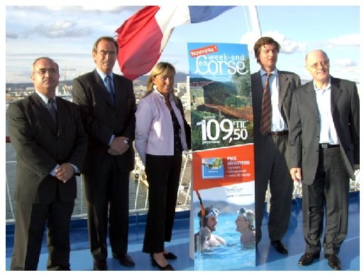 L'équipe de lancement de « Week end en Corse » sur le ''Danielle Casanova'' (cliquer pour agrandir) L'équipe de lancement de « Week end en Corse » sur le ''Danielle Casanova'' (cliquer pour agrandir)