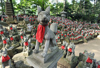 Fox statues, Toyokawa Inari © Jiji Press Fox statues, Toyokawa Inari © Jiji Press