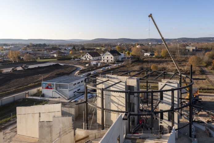 La silhouette du bâtiment original de Beaune se devine (©Michel Joly) La silhouette du bâtiment original de Beaune se devine (©Michel Joly)