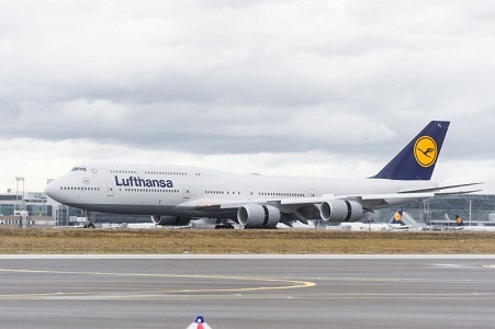 Le nouveau Boeing B747-8 de Lufthansa est arrivé à Francfort vendredi 7 février 2014 - Photo : Lufthansa