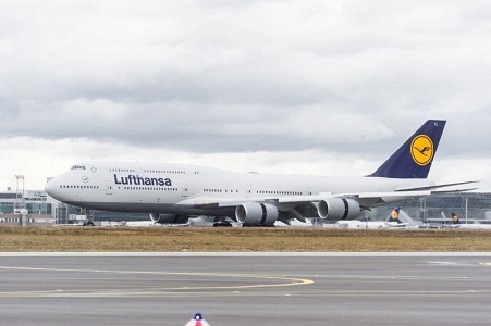 Le nouveau Boeing B747-8 de Lufthansa est arrivé à Francfort vendredi 7 février 2014 - Photo : Lufthansa Le nouveau Boeing B747-8 de Lufthansa est arrivé à Francfort vendredi 7 février 2014 - Photo : Lufthansa