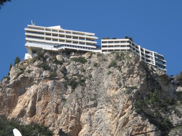 Situé sur la commune de Roquebrune Cap-Martin, le Vista Palace domine la Principauté de Monaco - Photo DR