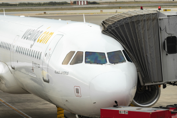 Vueling monte en puissance sur Paris-Orly © alfredodosaz depositphotos