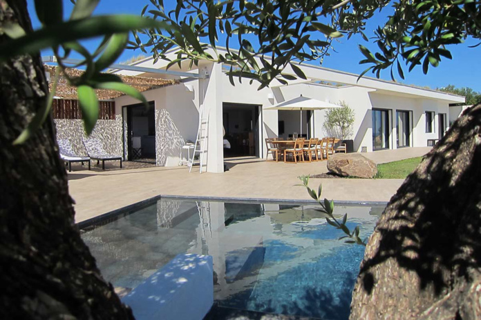 Louer sa villa avec piscine un must des vacances des Français (©louer-villa-corse)