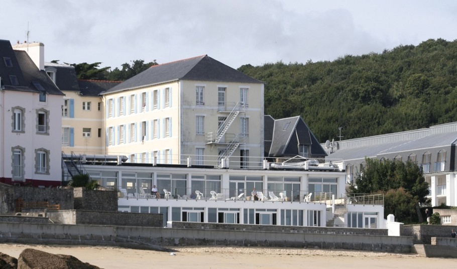 Le centre de thalasso de Douarnenez a été dévasté par une grosse vague le 2 février 2014 - DR : Thalasso.com