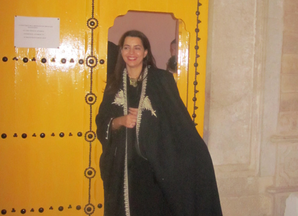 La nouvelle ministre du tourisme de Tunisie, Amel Karboul, puisqu'il s'agit d'elle, est assez étonnante. Elle ne se cache pas derrière son petit doigt - DR : M.S. La nouvelle ministre du tourisme de Tunisie, Amel Karboul, puisqu'il s'agit d'elle, est assez étonnante. Elle ne se cache pas derrière son petit doigt - DR : M.S.