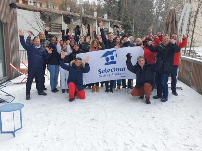 Les étudiants des 3 classes de la Selectour Selling Academy étaient en week-end aux Deux Alpes - DR