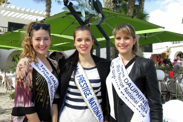 Miss Prestige National  Marie-Laure (Pays de Savoie) entourée de sa 1ère et 6e Dauphine  miss Ile-de-France (à gauche) et Pays de Loire. /photo DR