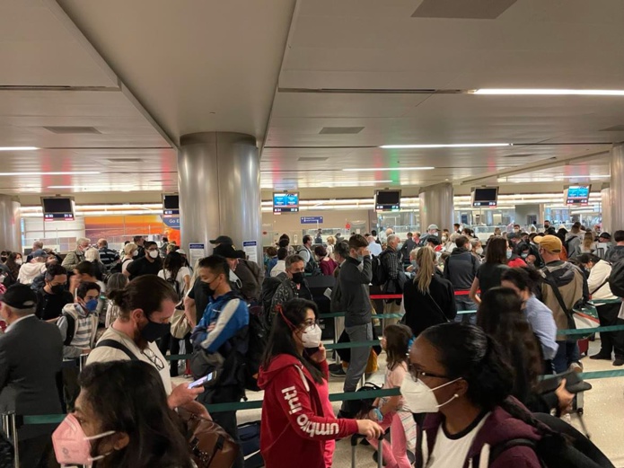 les files d'attente à l'aéroport de Los Angeles