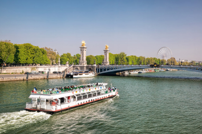 Les promenades sur la Seine ont fait le plein (©Extravangantni) Les promenades sur la Seine ont fait le plein (©Extravangantni)
