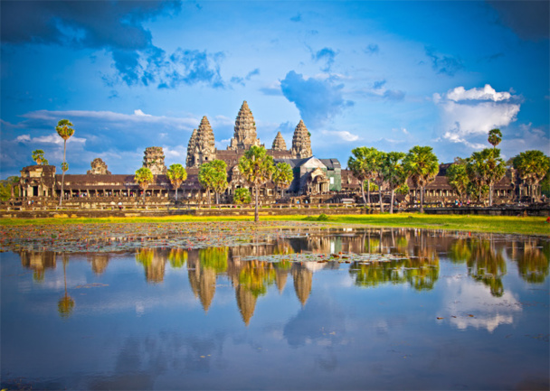 Le temple d'ANGKOR au CAMBODGE n'était jusque dans les années 80 absolument pas visité, et qui, après le classement en 1992, a attiré 60.000 visiteurs en 1999, 250.000 en 2001 et 3 millions de visiteurs en 2011 © Aleksandar Todorovic - Fotolia.com Le temple d'ANGKOR au CAMBODGE n'était jusque dans les années 80 absolument pas visité, et qui, après le classement en 1992, a attiré 60.000 visiteurs en 1999, 250.000 en 2001 et 3 millions de visiteurs en 2011 © Aleksandar Todorovic - Fotolia.com