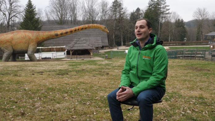 Geoffrey Vauthier et son dernier "bébé" (©Dino-Zoo)