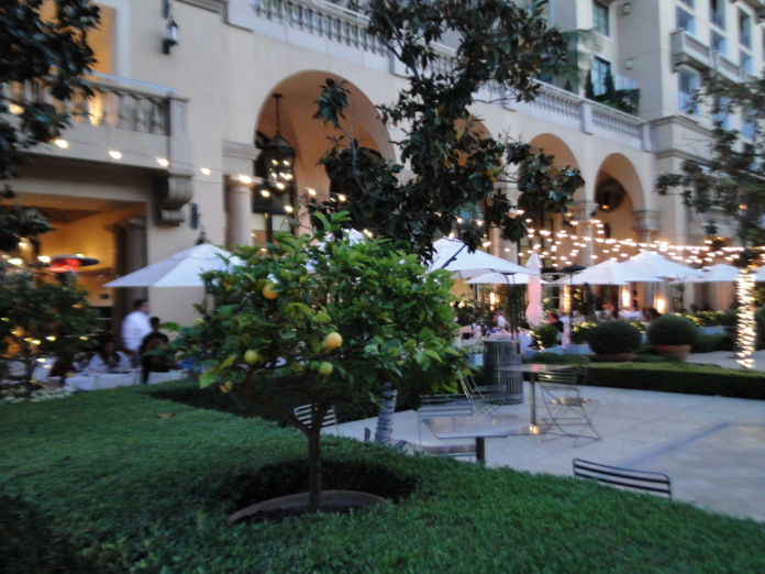 Soirée chic au restaurant « The Terrace » de l’hôtel « Maybourne » - DR Soirée chic au restaurant « The Terrace » de l’hôtel « Maybourne » - DR