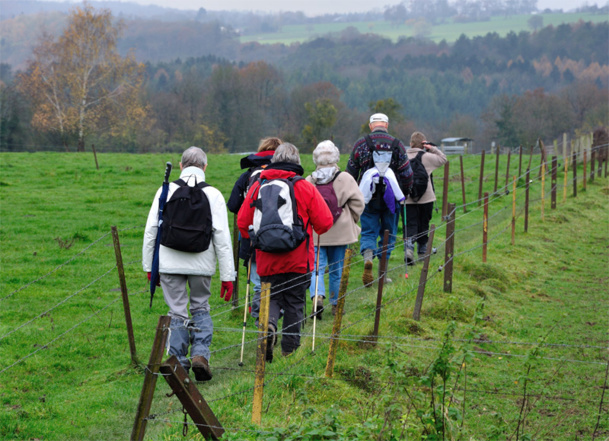 "Fast and Hike" offers week-long workshops on a fasting diet conceived by Buchinger (water, herbal teas, filtered broths and diluted fruit juice) associated with walking in sites chosen for their beauty and tranquility - © pjdespa - Fotolia.com