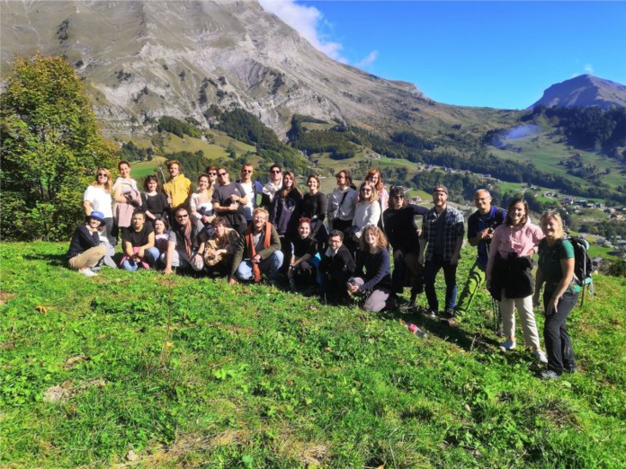 Toute l'équipe a fêté la levée de fonds en séminaire champêtre (©Wecandoo)