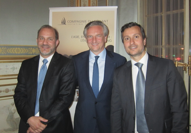 Jean-Emmanuel Sauvée, fondateur de la Compagnie du Ponant entouré d'Hervé Bellaïche, le vice-président exécutif, et de Nicolas Bilek, directeur des ventes Ouest Europe - DR : LAC Jean-Emmanuel Sauvée, fondateur de la Compagnie du Ponant entouré d'Hervé Bellaïche, le vice-président exécutif, et de Nicolas Bilek, directeur des ventes Ouest Europe - DR : LAC