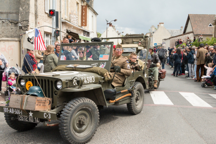 Parade de véhicules militaires (©Caen-la-Mer)