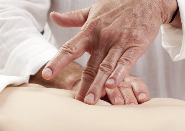 si l’acupuncture permet d’améliorer le fonctionnement des organes et de soulager de multiples maux, la digitopuncture qui a un rôle tonifiant et stimulant répond à un besoin de bien-être et de relaxation - © Laurent Hamels - Fotolia.com