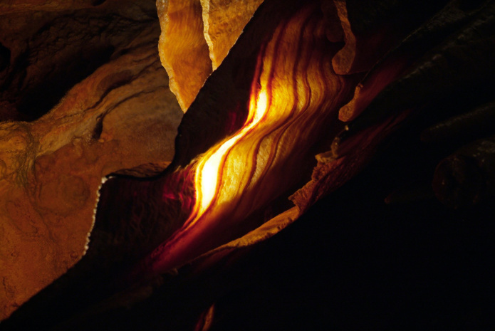 Draperie au Gouffre de la Fage (©DR) Draperie au Gouffre de la Fage (©DR)