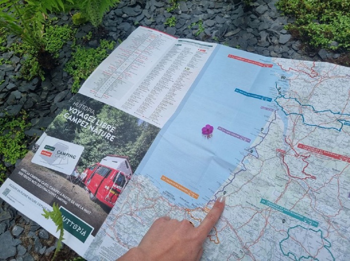 Michelin sort 3 cartes autour de roadtrips à vélo, en camping-car ou en van - Michelin Editions