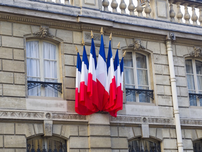 Alexis Kohler a donné la composition du nouveau gouvernement sur le péron de l'Elysée - Depositphotos.com Auteur netfalls