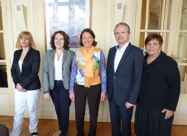 Elus au Conseil Exécutif des Distributeurs (de g. à dr.) : Isabelle Cordier, Isabelle Rech- Francis, Christine Baal, Didier Munin et Adriana Minchella - DR : SNAV