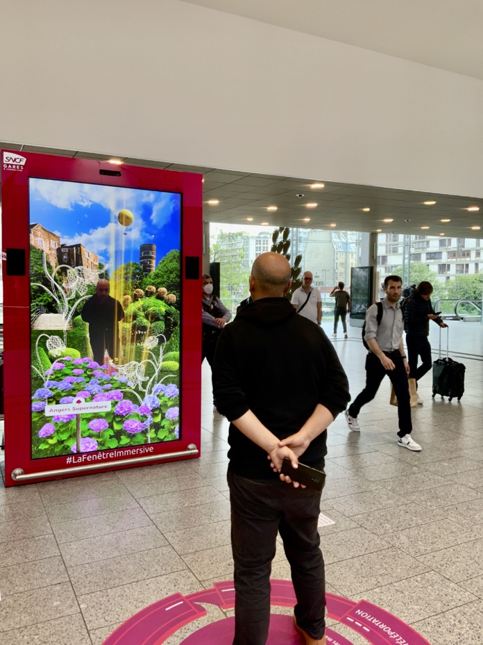 Le voyageur est incrusté dans un paysage et peut s'y déplacer (©DigitaLandmarks) Le voyageur est incrusté dans un paysage et peut s'y déplacer (©DigitaLandmarks)