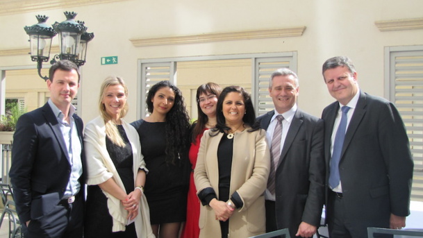 L'équipe de la compagnie SATA avec celle de l'office du tourisme du Portugal. DR L'équipe de la compagnie SATA avec celle de l'office du tourisme du Portugal. DR