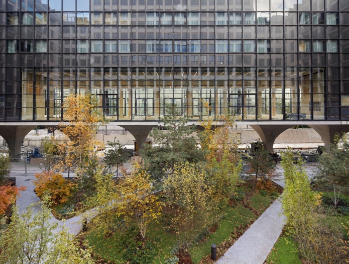 Une forêt intérieure et des commerces accessibles à tous (©Emerige) Une forêt intérieure et des commerces accessibles à tous (©Emerige)