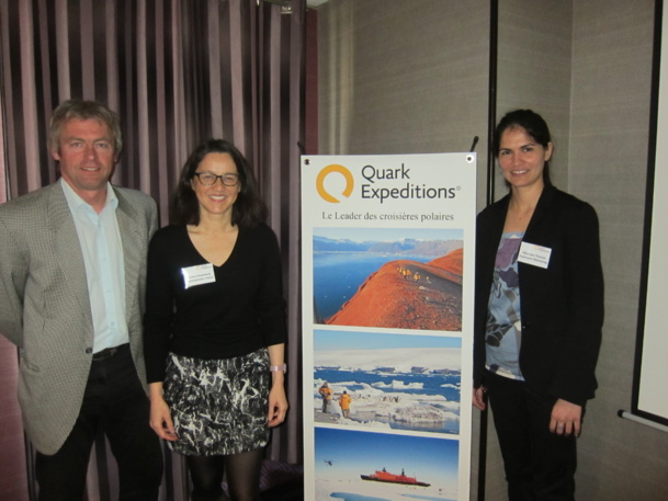 Fabrice Genevois, le guide français de Quark Expéditions entouré par Vaima Devimeux, et Moerava Thomas, les deux représentantes de l'opérateur en France. Photo LAC.